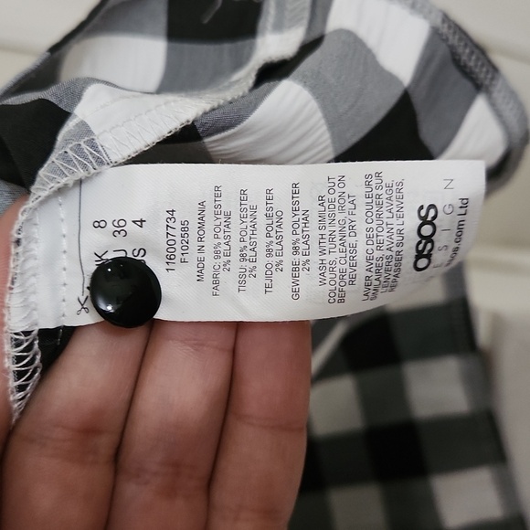 ASOS Maternity Vfront smock romper in mono gingham Contemporary Collegiate - Picture 10 of 14